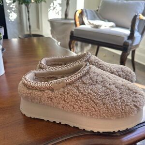 UGG Women's Tazz Maxi Curly  Slippers